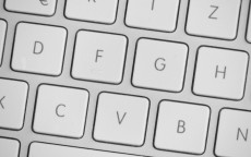 一两百块能买到电脑？真相测评，是真香还是智商税？