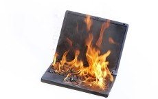 酷睿冰尊笔记本电脑散热器测评，夏日烤验下的冷静守护者，性能实测与体验分享