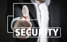 华为无密码解锁被禁用，安全便利之争再升级，科技巨头如何破局？