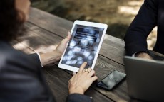 华为屏幕最大的手机是哪款？超大屏旗舰体验解析